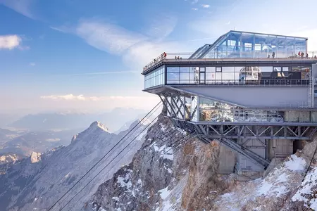 Reference: Stanice lanovky Zugspitze, Zugspitze mountain station, Německo