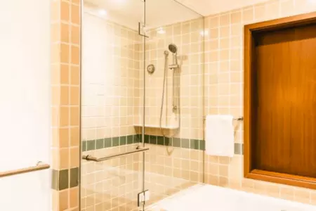 Jak aplikovat nové obklady a dlažby na původní obklad a dlažbu?