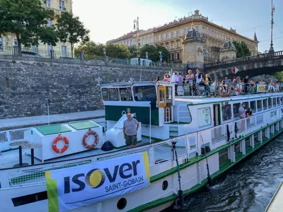 ISOVER CZ pozval zákazníky na parník 