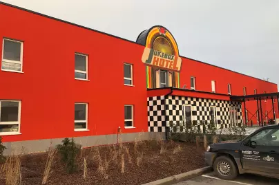 Jukebox Hotel, Hatě u Znojma