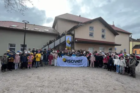 Častolovice jsou opět čistší: Isover a místní škola se zapojili do akce „Ukliďme Česko“