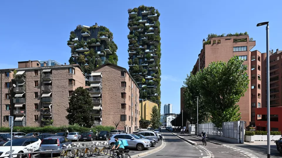 Reference: “Vertikální les”, Bosco Verticale, Milan