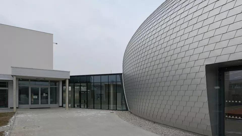 Reference: Sportovní hala Dolní Břežany