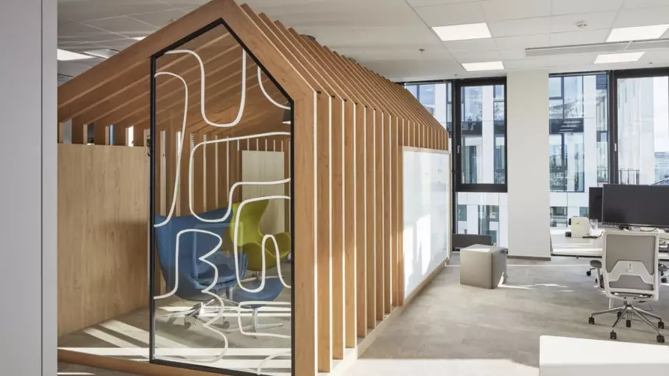AKUSTICKÉ PANELY ECOPHON A DELOITTE CHURCHILL SQUARE
