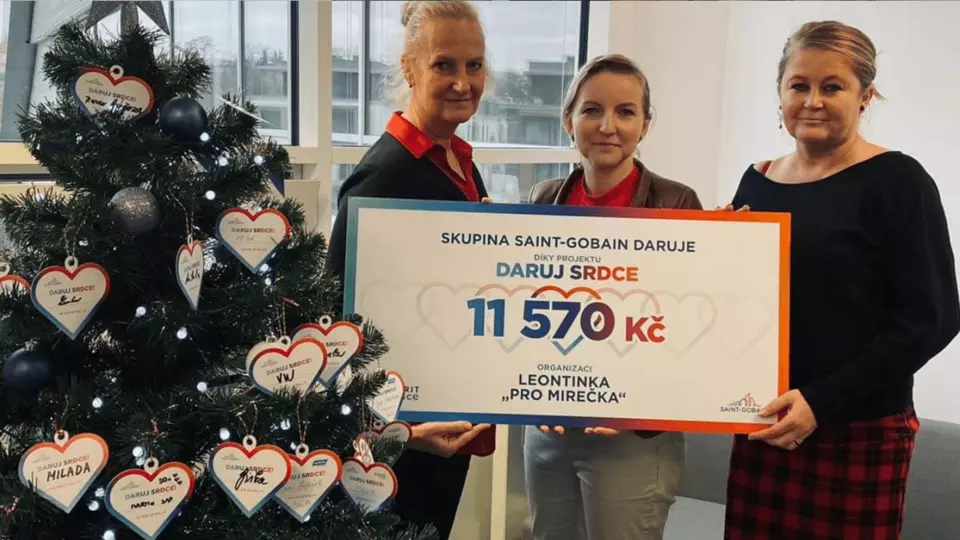 Daruj srdce - předání šeku - Sekurit