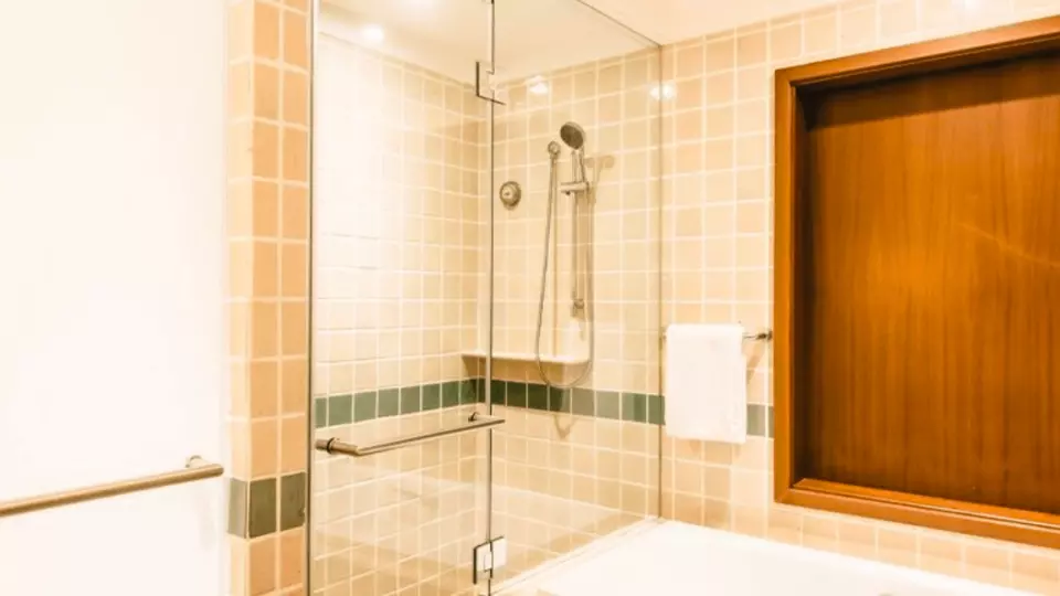 Jak aplikovat nové obklady a dlažby na původní obklad a dlažbu?
