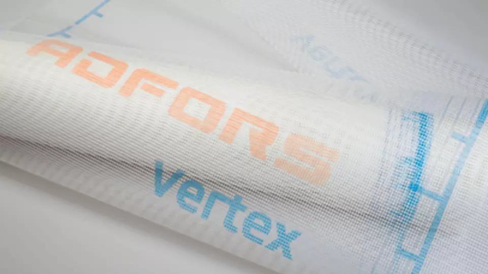 Perlinka Vertex G121 bezvadně kopíruje tvar povrchu a veškerých nerovností