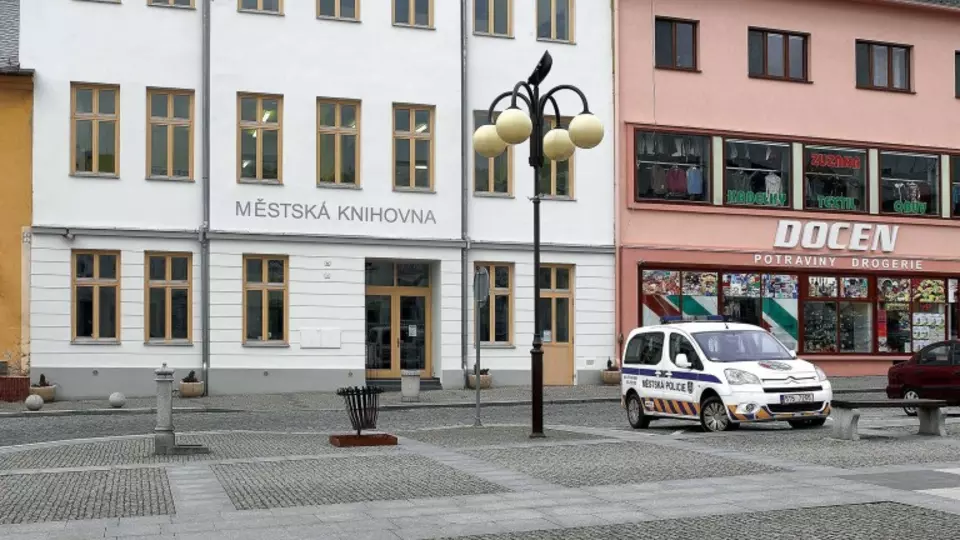 Reference: Městská knihovna Bílovec - exteriér Reference: Městská knihovna Bílovec - exteriér