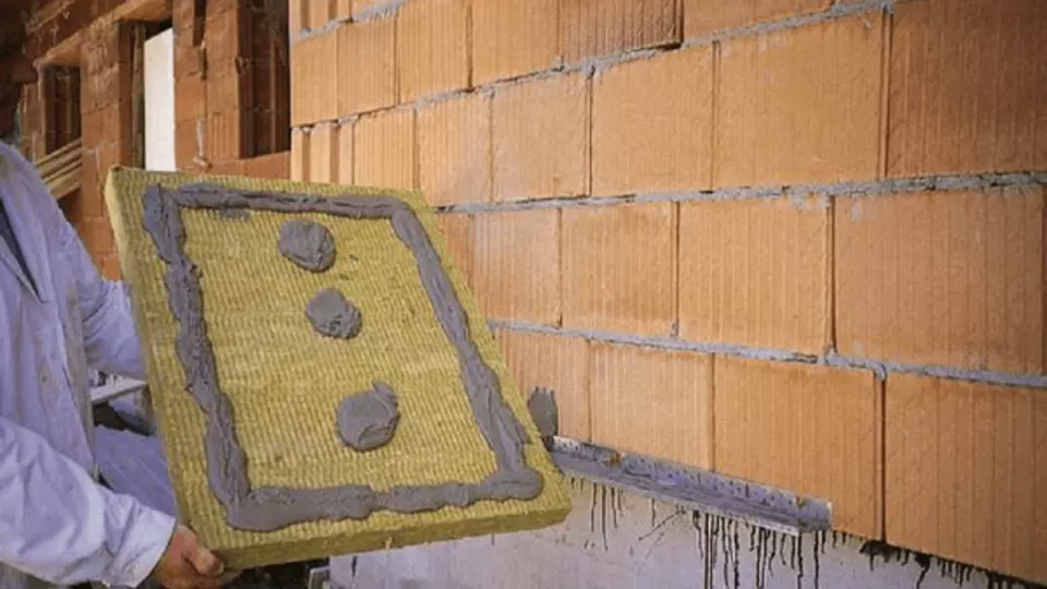 Kontaktní fasáda a minerální vata ISOVER
