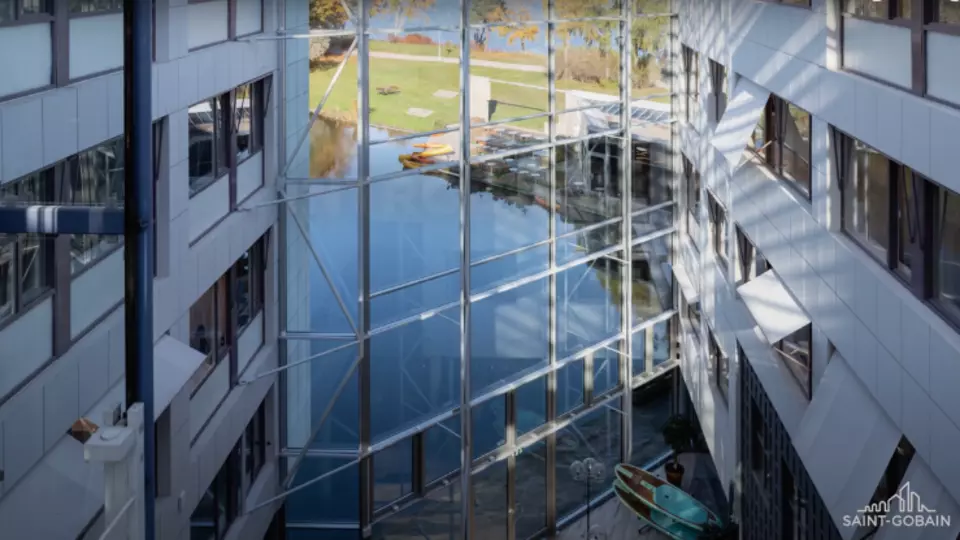 SAINT-GOBAIN GLASS udává směr s prvním nízkouhlíkovým sklem na světe